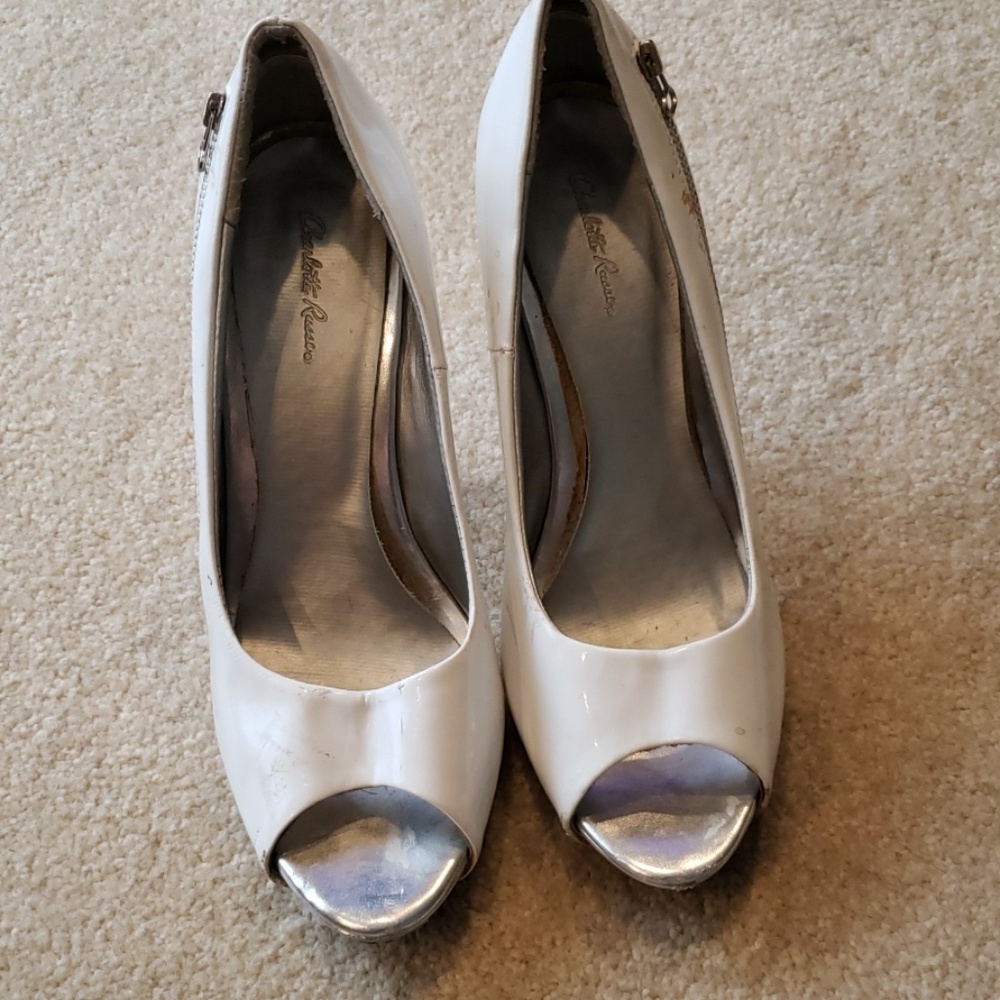 White peep toe pumps
